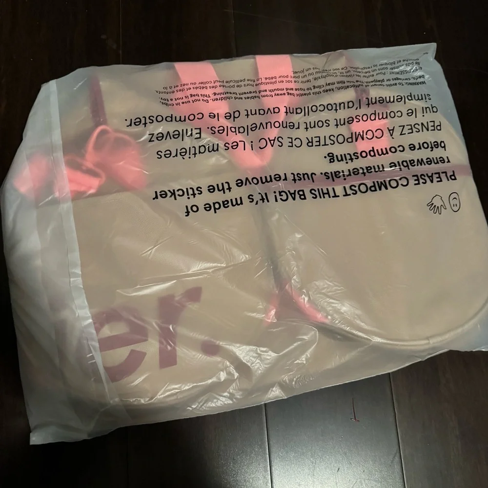 NEW Glossier Duffel Bag - Picture 6 of 6